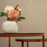 Product photo Madison coffee table, gold with glass from the ChiedoCover company.
